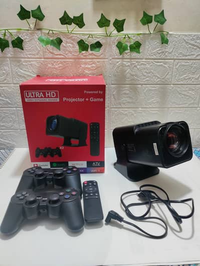 ULTRA HD HIGH DYNAMIC RANGE PROJECTOR Almost New