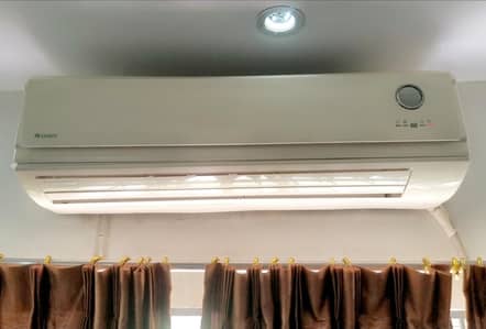 Gree 1.5 ton Slit AC (in Genuine Gas) No Open/Repair