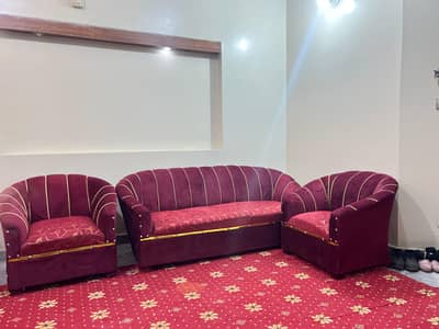 Urgent Sale – 5 Seater Sofa Set | Best Price