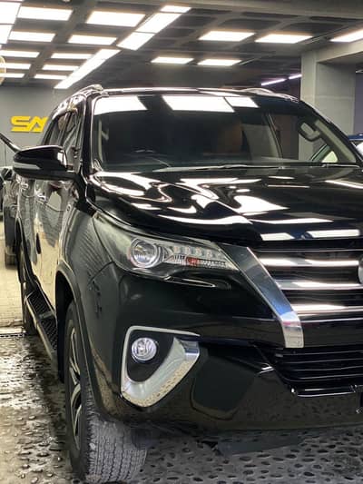 Toyota Fortuner 2017 , Attitude black color