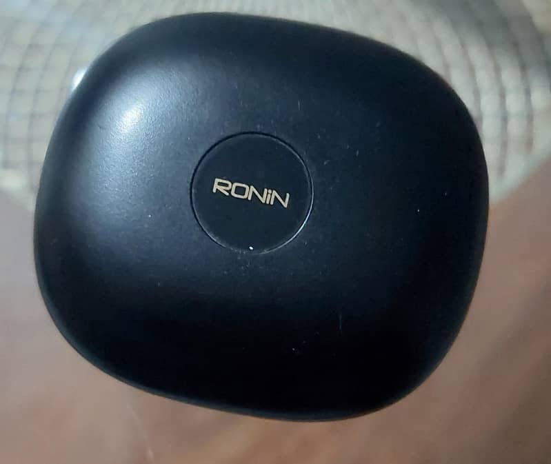 Ronin Eclipse earbuds 10/10 condition 3