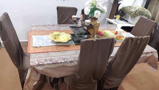 dinning table with 6 chairs