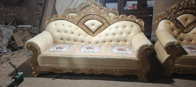 city top sofa and farnecher center