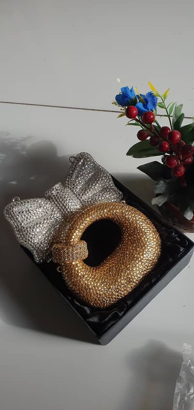 Handmade Stones Clutches