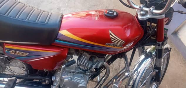 tanki tapy Honda 125 20111