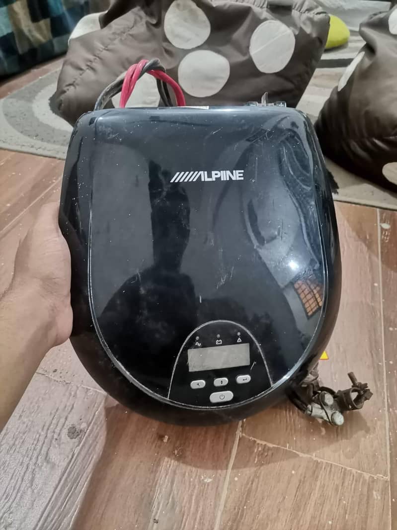Alpine UPS 2