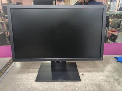 Dell 60 Hz  24 inch lightly used monitor.    contact 03136689323