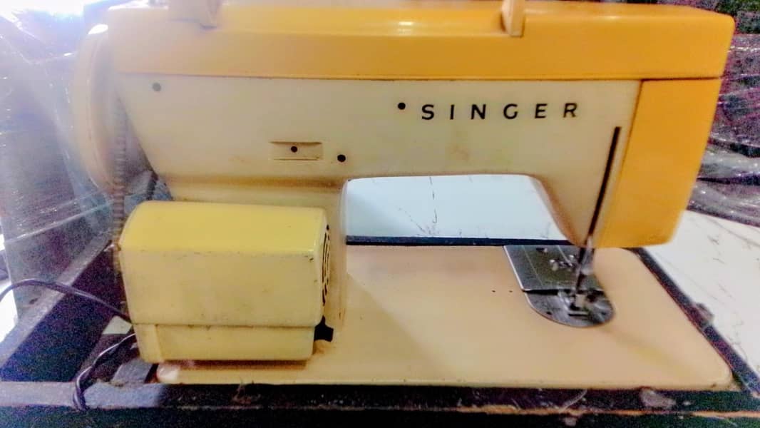 Singer Sewing machine 4