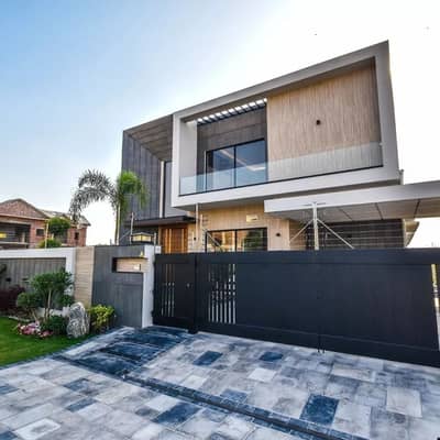 PHASE 7 1-KANAL BRAND NEW FULL BASEMENT BUNGALOW WITH 6 BEDROOMS IS AVAILABLE FOR SALE.