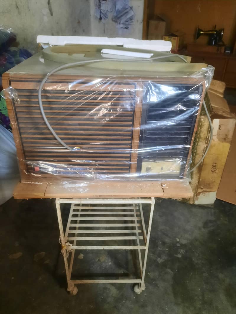 نیا اور ڈبہ پیک ونڈو اے سی 2