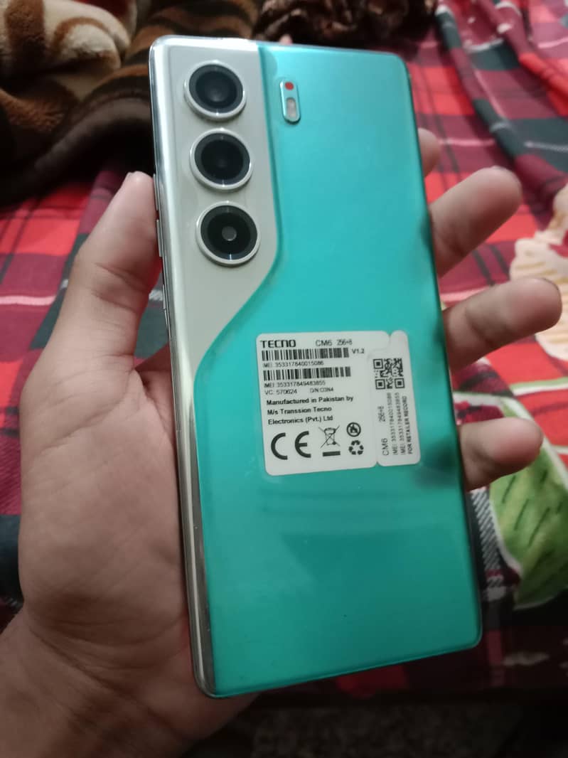 Techno Camon 40 Pro 0