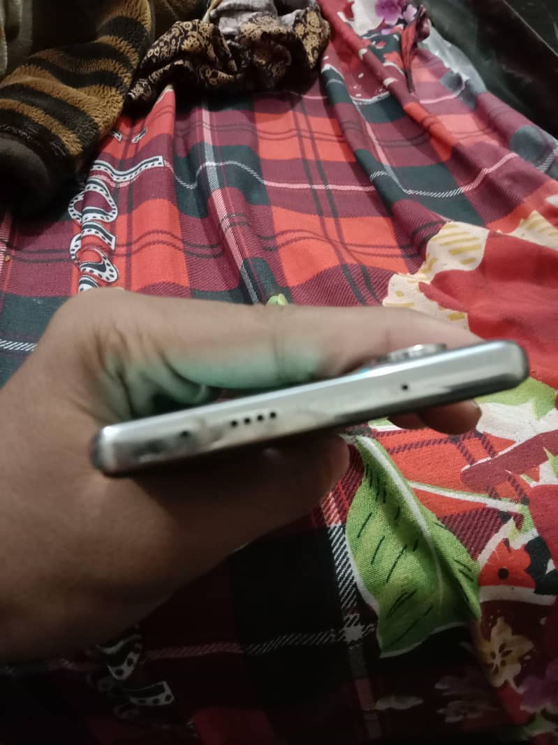 Techno Camon 40 Pro 3