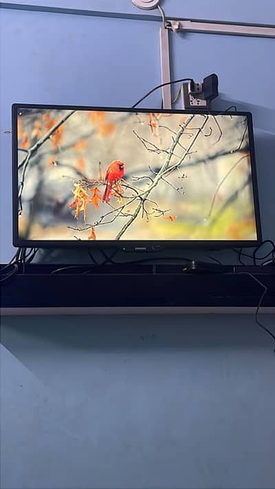 Samsung 32” with smart device 4/32