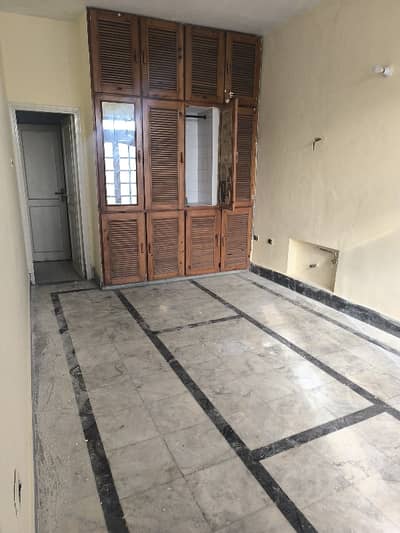 3 bedrooms & 3 bathrooms ground portion available for rent