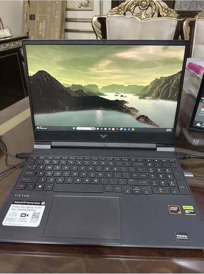 HP victus rtx 4050 corner slightly broken