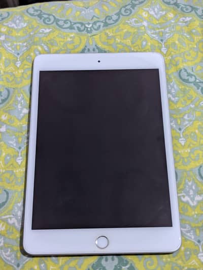 Apple iPad Mini 5 (64GB) with complete Box & Charger