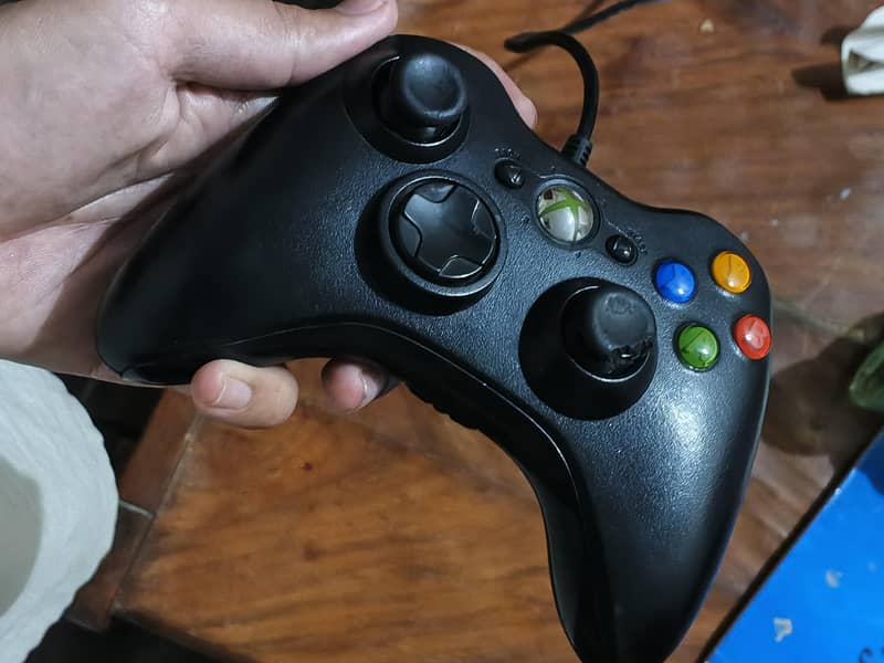Xbox 360 wired controller 1