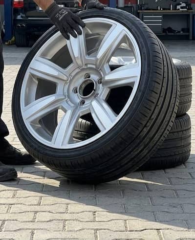 Luxury Bentley GT Original Rims and Tyres for urgent sale
