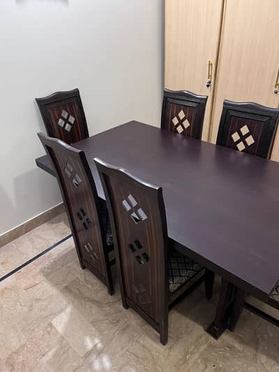 6 seater dining table