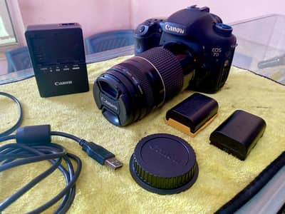 DSLR Canon EOS 7D with 75-300 Lens professional Camera
