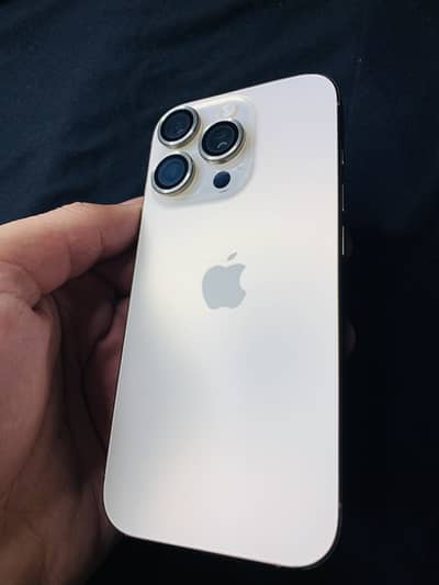 iPhone 16 pro // water pack 128GB
