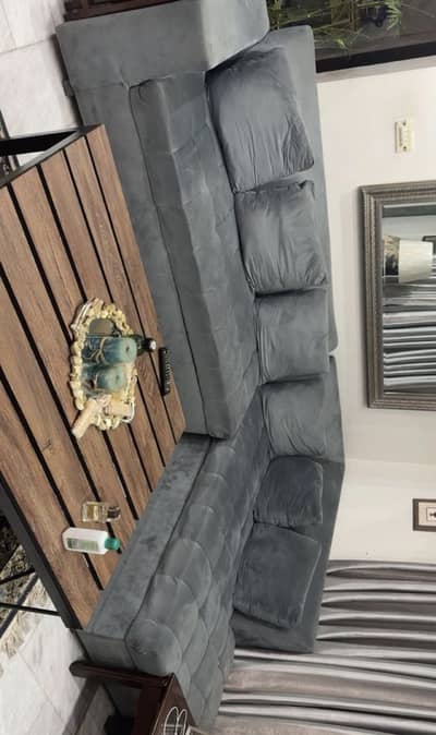 Slightly used L shape sofa / Good quality sofa