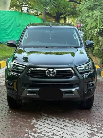 Toyota Hilux revo V 3000cc automatic for sale. cheap price brand new.