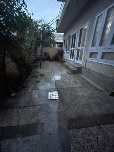 10 Marla Sun-Facing House for Sale in G-10 Islamabad | Semi-Corner | Ideal Family Home