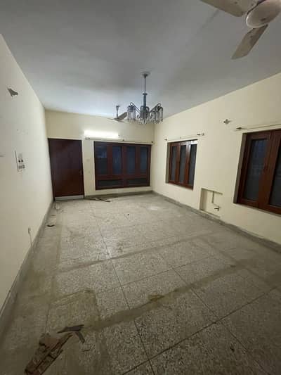 10 Marla Sun-Facing House for Sale in G-10 Islamabad | Semi-Corner | Ideal Family Home