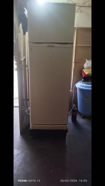 Dawlance fridge meduim size
