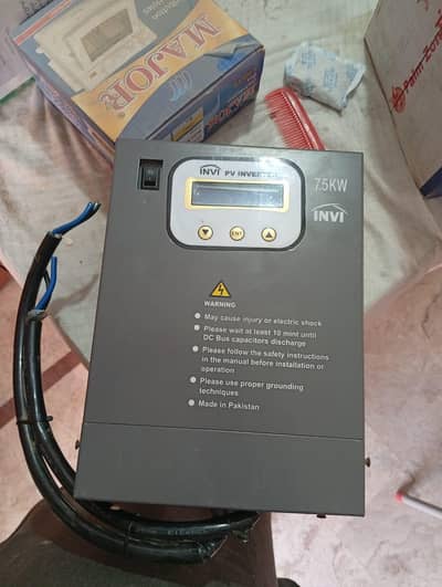 INVI 7.5kW Solar Inverter (Without Battery) – Excellent Condition
