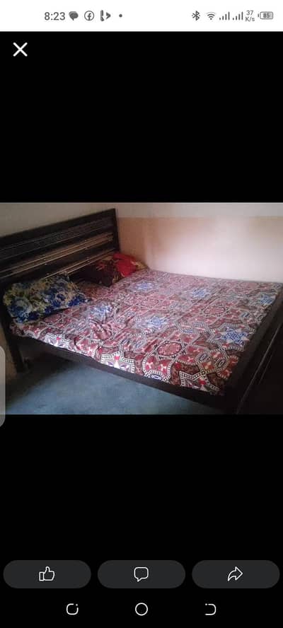 iron bed medium size 6/5 size al ok mattress nahi he sat