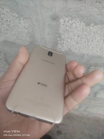 Samsung j7 pro  64 mai exchange possible