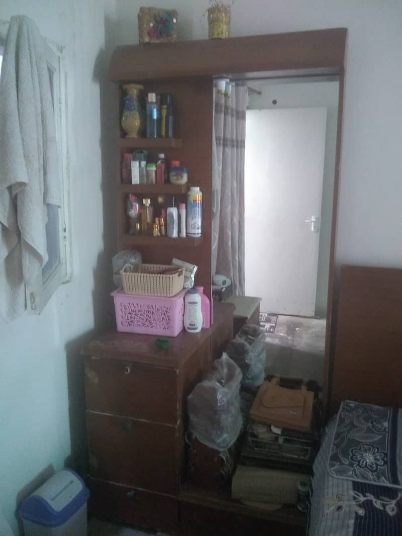 Dressing table 0