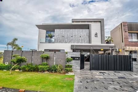 PHASE 7 1-KANAL BRAND NEW FULLY MAINTAINED BUNGALOW IS AVAILABLE FOR SALE.