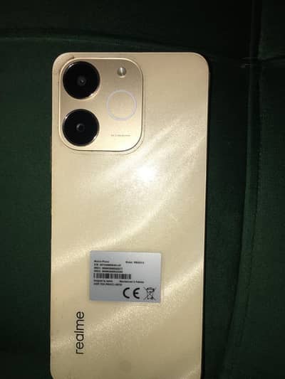 4 month use kiya hai brand new hai 8 month warranty baqi hai