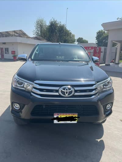 Toyota Hilux Revo V Automatic 2.8