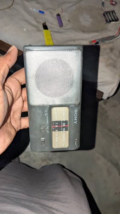 Radios contact Whatsapp 03073007804