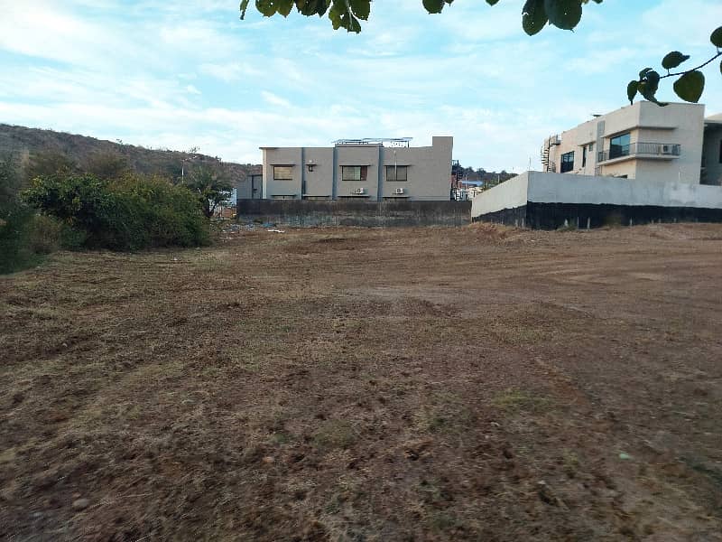 Main Blvd Corner Extra Land Plot Premium Class Plot 5