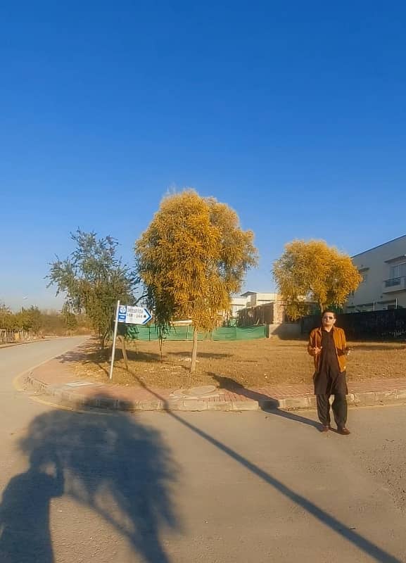 Corner Extra Land Solid Plot Elite Community 0