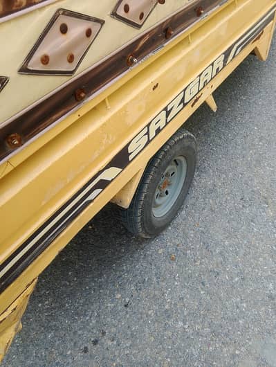 Saf ha Tyre new engine full new haa aik rupy ka b kam. ni