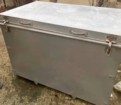 2 paitee 1 trunk 2 paitee stands