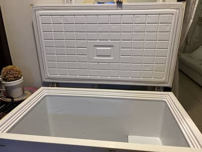 Hisense deep freezer