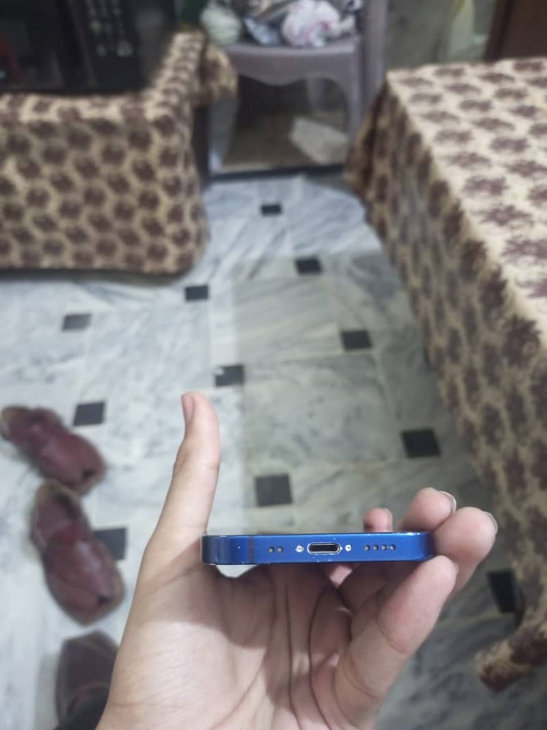 Apple iPhone 12 mini 1