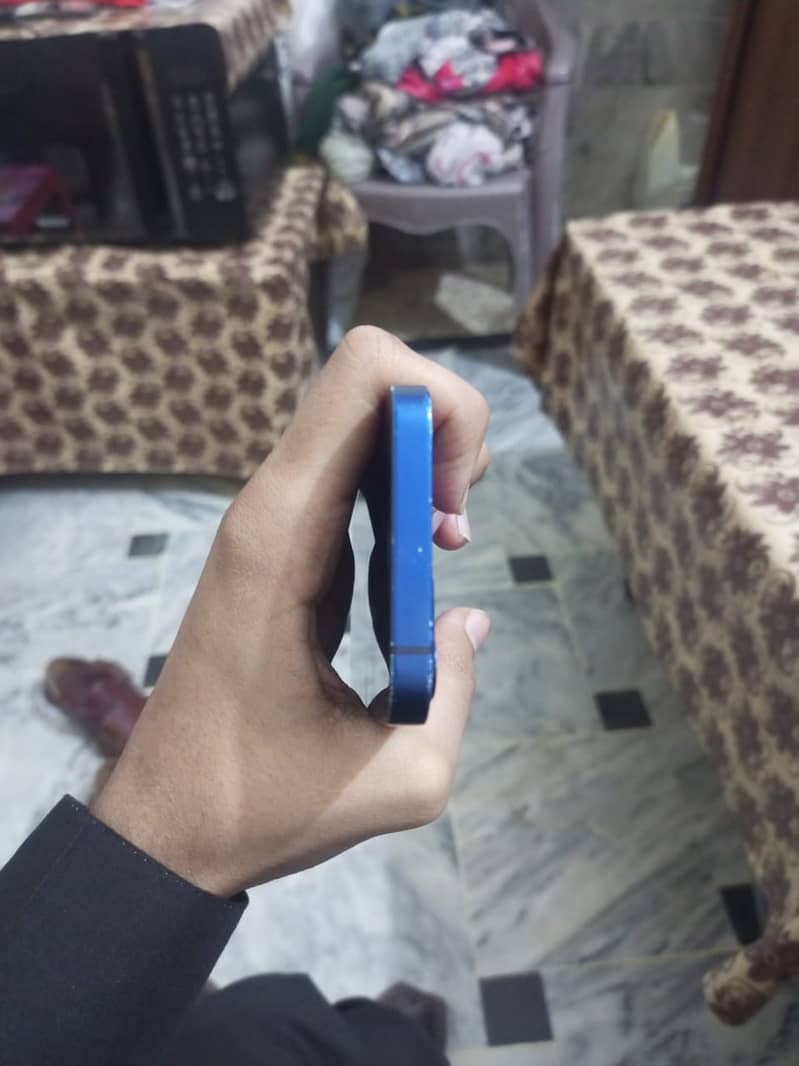 Apple iPhone 12 mini 2