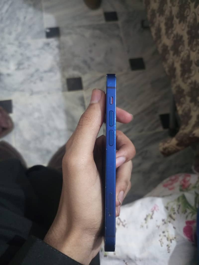 Apple iPhone 12 mini 3