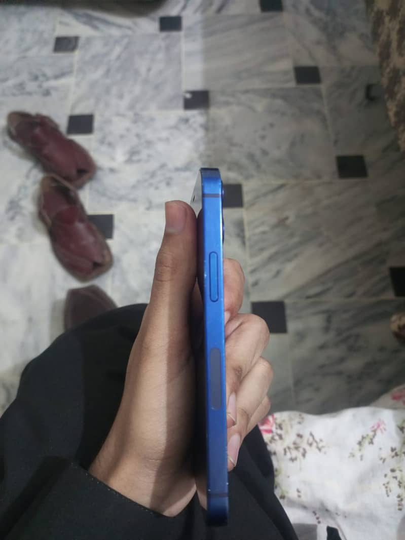 Apple iPhone 12 mini 4