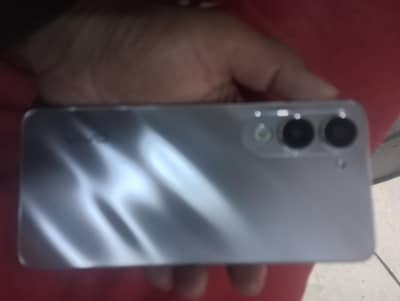 vivo y04 uregnt sale kise majboori key waja sey kar raha hai