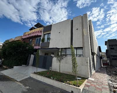 Ready To sale A Corner House 8 Marla In MPCHS - Block E Islamabad