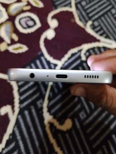 6 128 good condition 10/10 person 116 month use